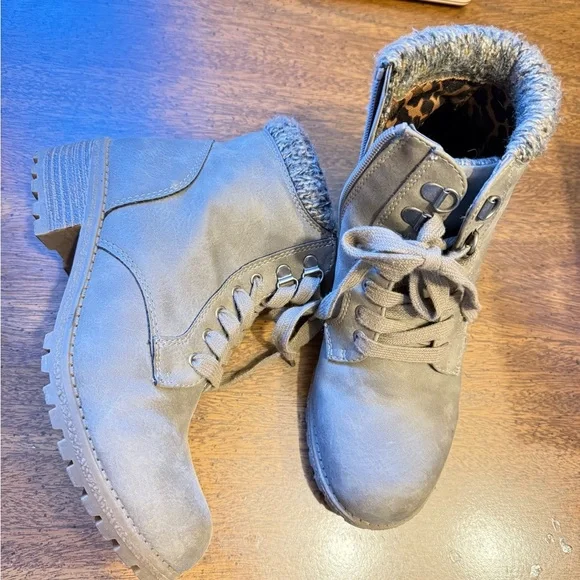 Women's Gray Ankle Boots - Picture 2 of 3